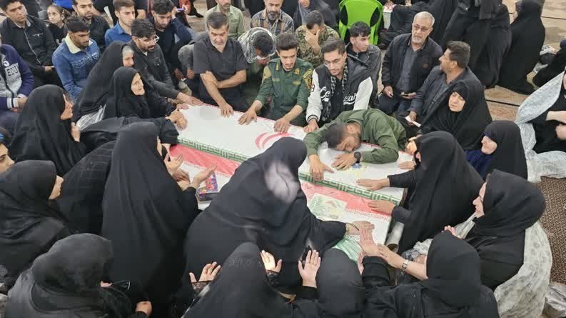 بدرقه اشک و حماسه؛ شیراز میزبان تشییع شهدای حمله دشمن + تصاویر اخبار شیراز , اخبار استان فارس ,