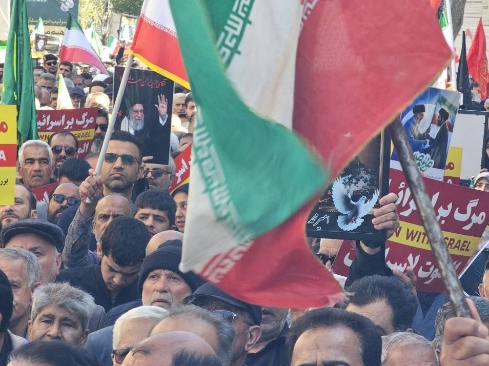 شیراز در سوگ قهرمانان دور از وطن/ تشییع باشکوه 24 شهید ناوشکن دنا اخبار شیراز , اخبار استان فارس ,