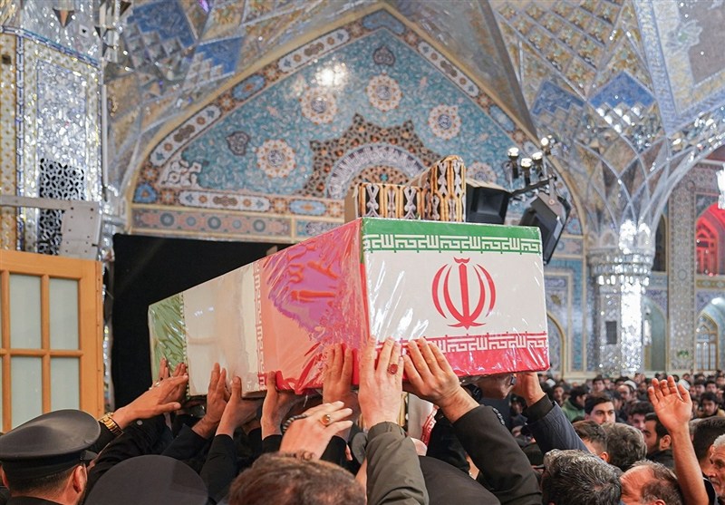 وداع باشکوه با پیکر سرلشکر شهید محمد شیرازی در حرم رضوی+تصاویر وداع باشکوه با پیکر سرلشکر شهید محمد شیرازی در حرم رضوی+تصاویر