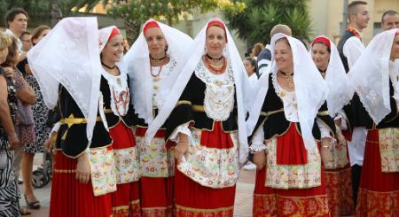 پوشش سنتی و دیدنی زنان اروپایی،اخبار مد،خبرهای مد پوشش سنتی و دیدنی زنان اروپایی،اخبار مد،خبرهای مد