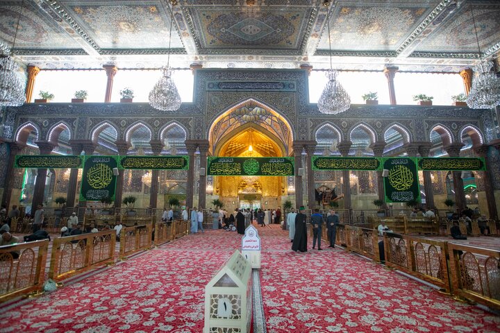 آذین بندی حرم امام حسین(ع) در سالروز ولادت امام رضا(ع)+تصاویر آذین بندی حرم امام حسین(ع) در سالروز ولادت امام رضا(ع)+تصاویر
