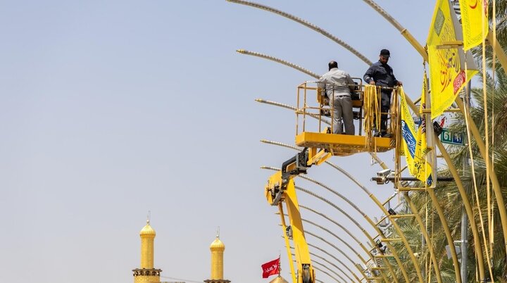 آذین بندی حرم امام حسین(ع) در سالروز ولادت امام رضا(ع)+تصاویر آذین بندی حرم امام حسین(ع) در سالروز ولادت امام رضا(ع)+تصاویر