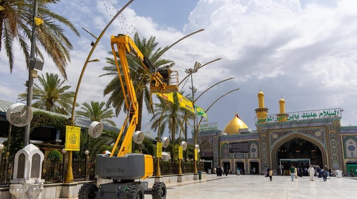 آذین بندی حرم امام حسین(ع) در سالروز ولادت امام رضا(ع)+تصاویر آذین بندی حرم امام حسین(ع) در سالروز ولادت امام رضا(ع)+تصاویر