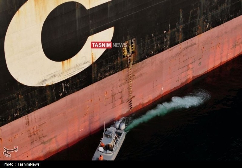 تصاویر اختصاصی تسنیم از توقیف کشتی کانتینری MSC اسرائیلی خلیج فارس , جنگ آمریکا و رژیم صهیونیستی علیه ایران ,