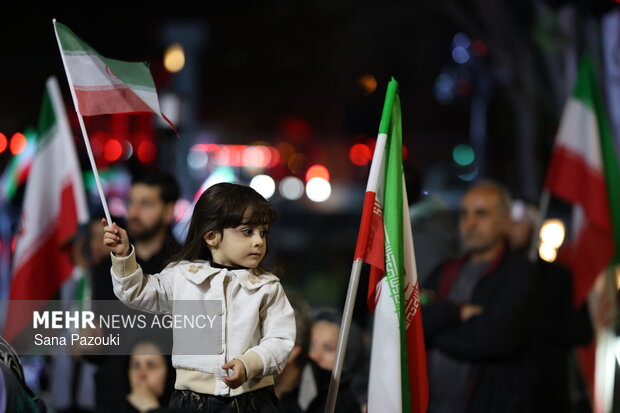 تلاشهای یک کنشگر موسیقی در جنگ؛ «مشکی پوش» سنگ تمام گذاشت تلاشهای یک کنشگر موسیقی در جنگ؛ «مشکی پوش» سنگ تمام گذاشت