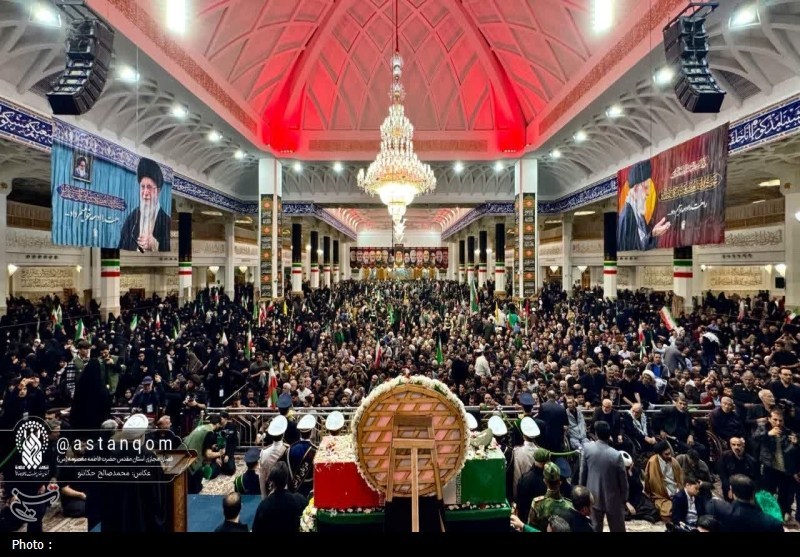 شبی ماندگار در قم؛ وداع باشکوه با سپهبد شهید موسوی در حرم+ عکس مراسم تشییع , اخبار قم , حضرت معصومه (س) ,