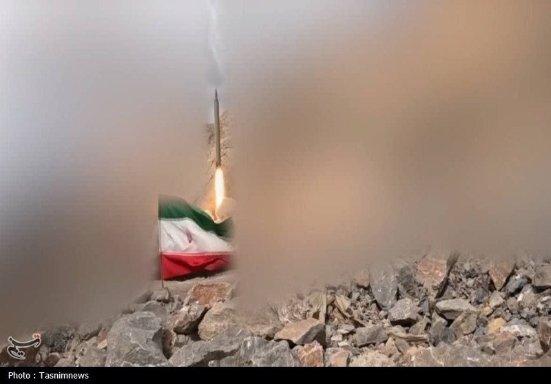 شلیک موشک سپاه در موج 96به یاد شهید مهینا حسنزاده شلیک موشک سپاه در موج 96به یاد شهید مهینا حسنزاده