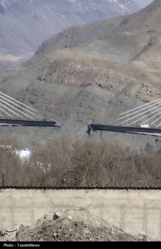 شهادت 2 نفر در حمله آمریکایی ـ صهیونی به پل B1 کرج شهادت 2 نفر در حمله آمریکایی ـ صهیونی به پل B1 کرج