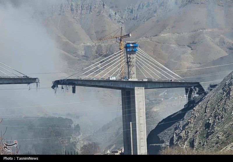 شهادت 2 نفر در حمله آمریکایی ـ صهیونی به پل B1 کرج شهادت 2 نفر در حمله آمریکایی ـ صهیونی به پل B1 کرج