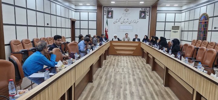 فرماندار تنگستان: گرامیداشت مقام معلم وظیفهای همگانی است فرماندار تنگستان: گرامیداشت مقام معلم وظیفهای همگانی است