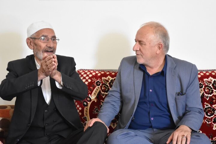 مدیرکل بنیاد شهید لرستان با خانواده شهدای رومشکان دیدار کرد مدیرکل بنیاد شهید لرستان با خانواده شهدای رومشکان دیدار کرد