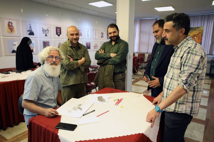 کارگاه «تون و طبس» با خلق اثر برای جنگ رمضان برگزار شد کارگاه «تون و طبس» با خلق اثر برای جنگ رمضان برگزار شد