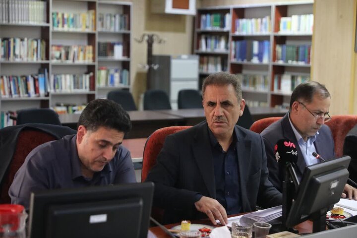 خبرنگاران نقش مهمی در آگاهیبخشی و انعکاس مطالبات مردم دارند خبرنگاران نقش مهمی در آگاهیبخشی و انعکاس مطالبات مردم دارند