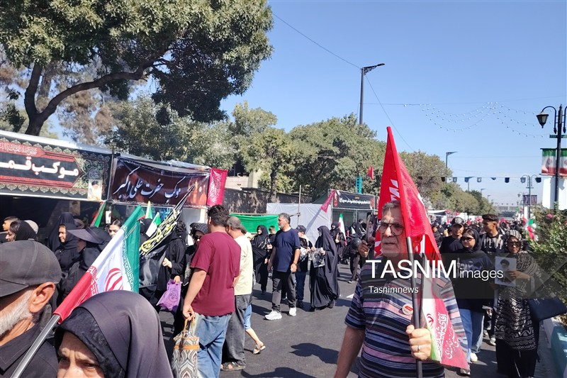 سیل عاشقان حسینی به شهرری رسید/ جاماندگان اربعین به سوی حرم عبدالعظیم اخبار شهر ری , استان تهران , اربعین 1405 , پیاده روی اربعین , عبدالعظیم حسنی ,
