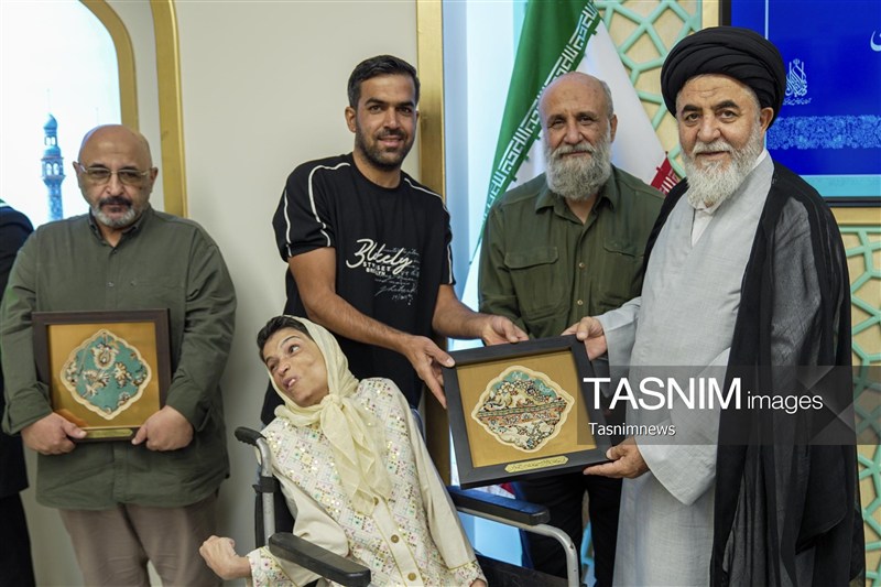 تأکید اساتید هنرهای تجسمی بر نقش هنر در تبیین معارف مهدوی+ عکس مسجد جمکران , اخبار استان قم , فرهنگ و هنر , هنرهای تجسمی ,