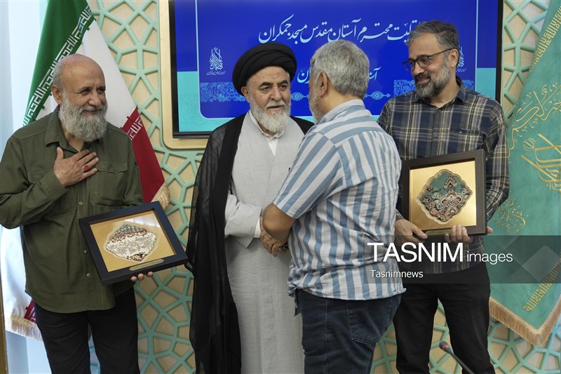 تأکید اساتید هنرهای تجسمی بر نقش هنر در تبیین معارف مهدوی+ عکس مسجد جمکران , اخبار استان قم , فرهنگ و هنر , هنرهای تجسمی ,