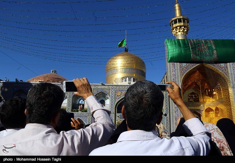 چهارشنبههای امام رضایی؛ وقتی یک نگاه آقا برای تمام دنیا کافی است مشهد مقدس , اخبار مشهد , خراسان رضوی , اخبار استان خراسان رضوی , حرم امام رضا(ع) , امام رضا (ع) ,